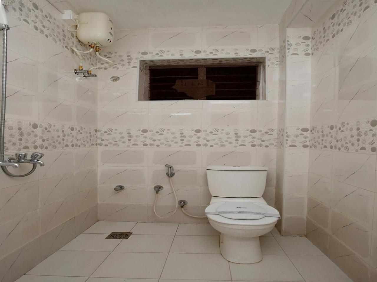 Oyo 9797 Hotel Vbee Plaza Thiruvananthapuram Kültér fotó