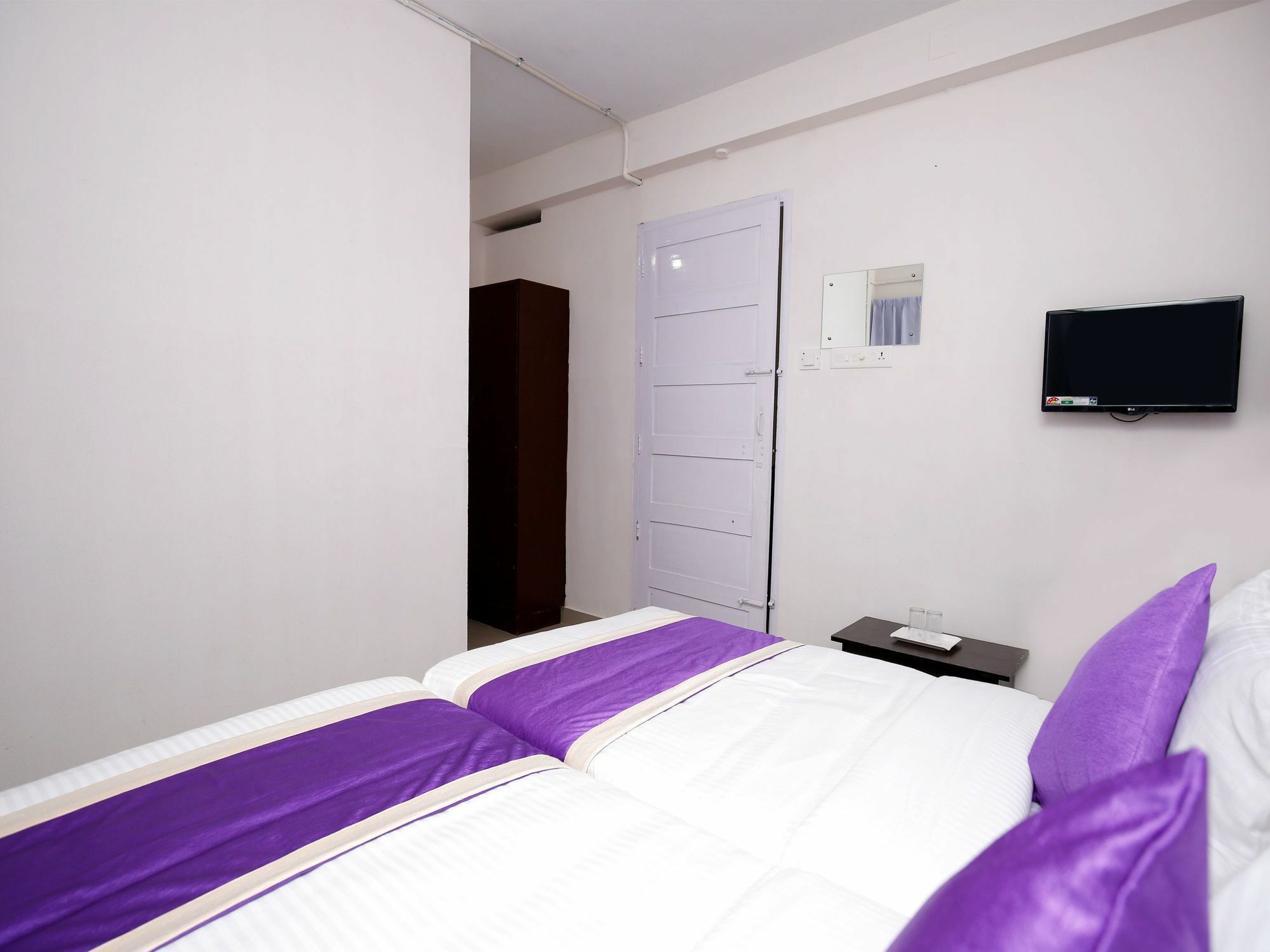 Oyo 9797 Hotel Vbee Plaza Thiruvananthapuram Kültér fotó