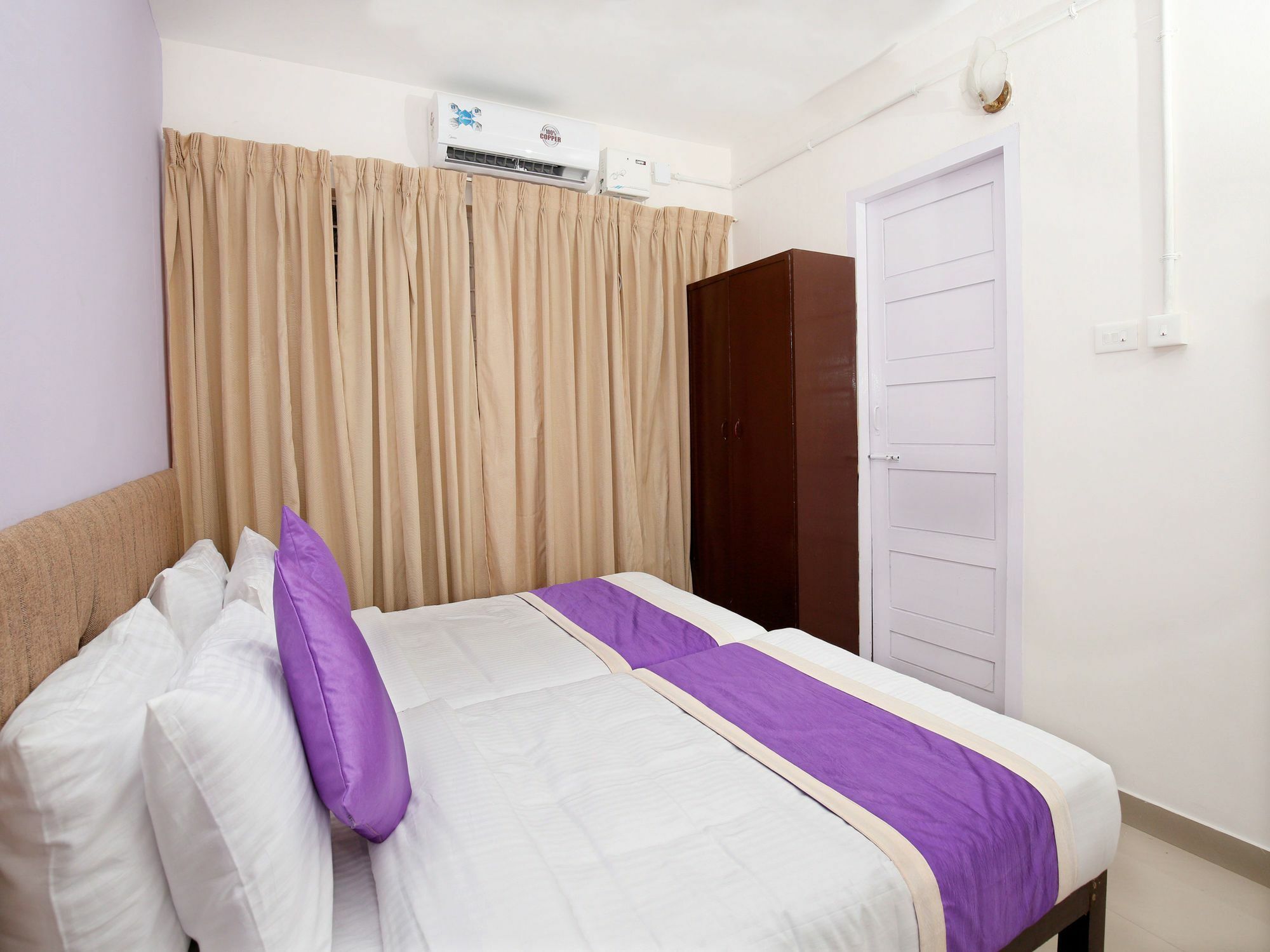 Oyo 9797 Hotel Vbee Plaza Thiruvananthapuram Kültér fotó